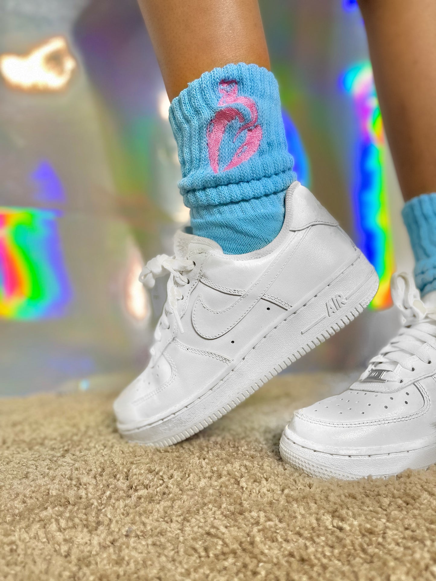 EMBROIDERED SLOUCH SOCKS