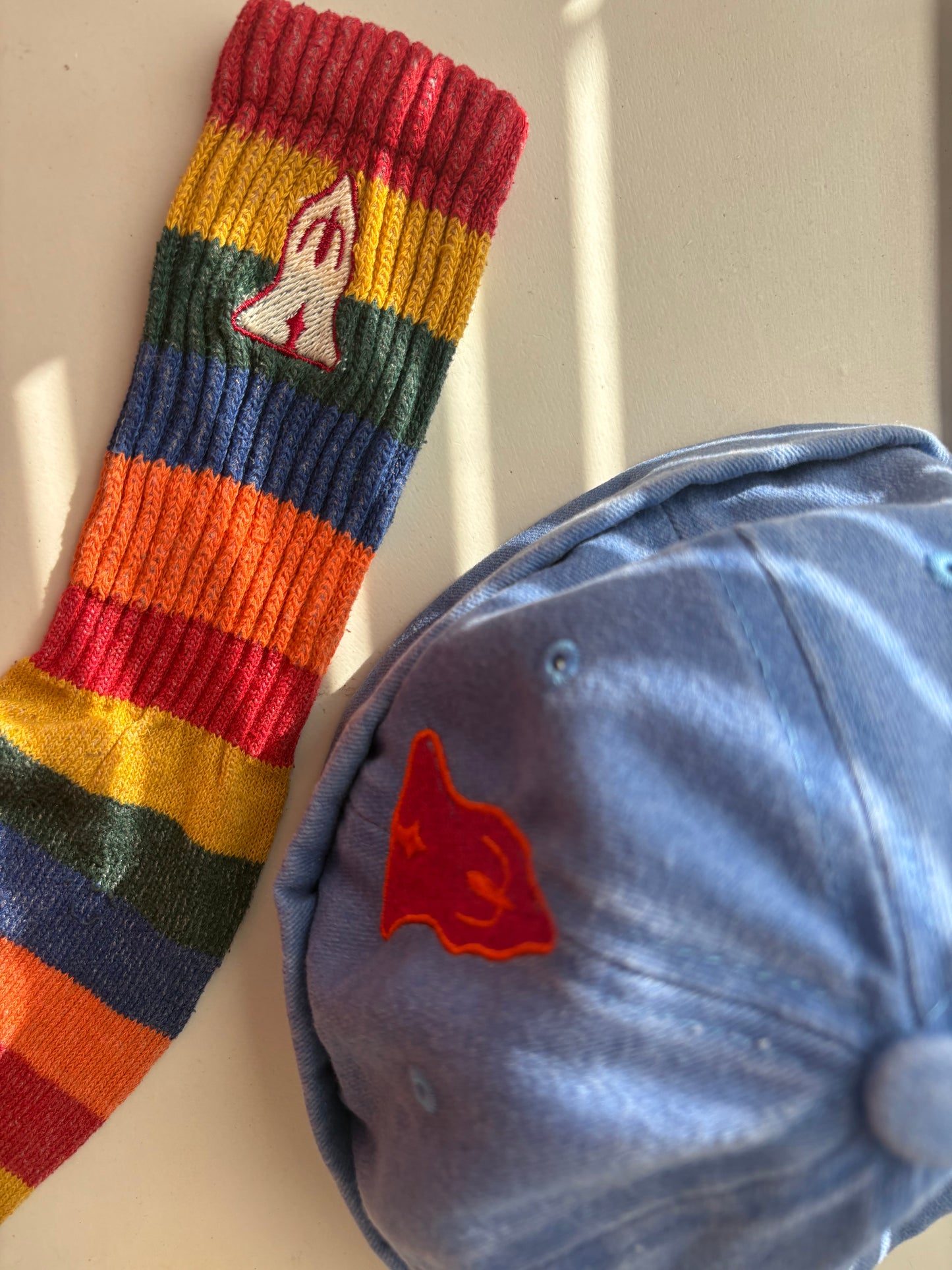 EMBROIDERED SLOUCH SOCKS