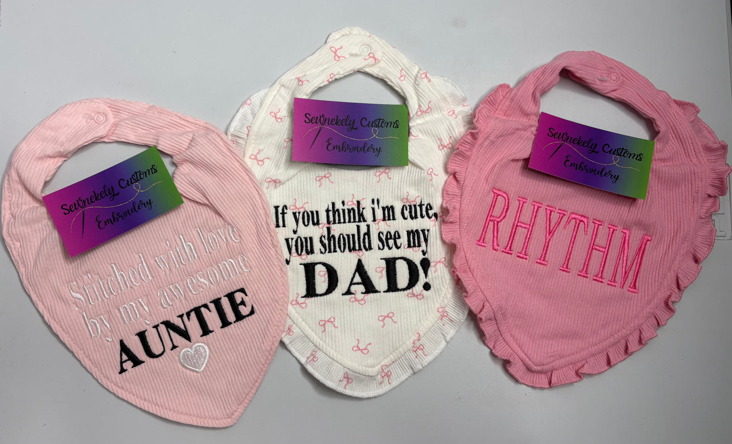 INFANT / BABY EMBROIDERED BIB