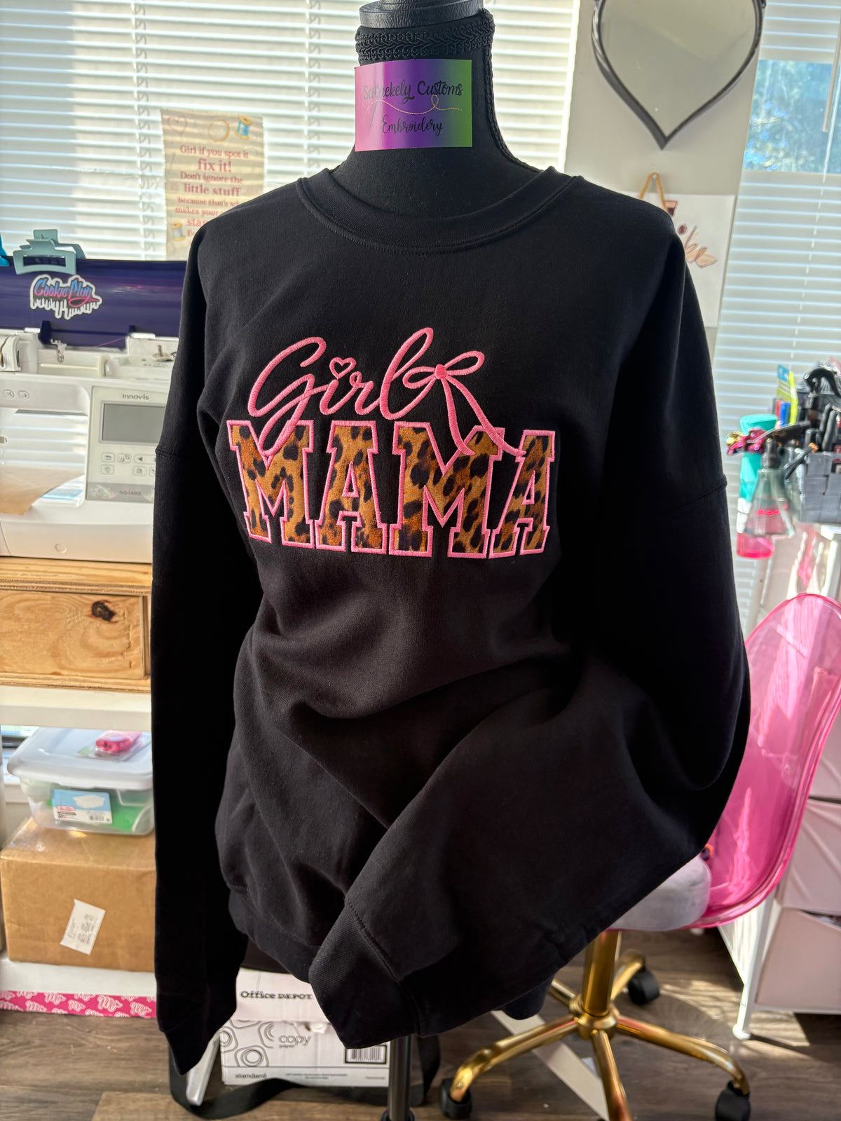 The Girl Mama Leopard Appliqué Sweatshirt 🎀🐆